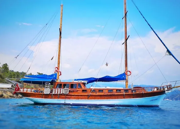 Ide Yacht Hotel