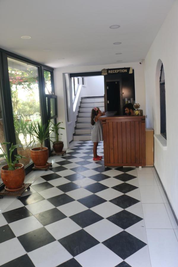 Urga Butik & Restaurant Hotel *
