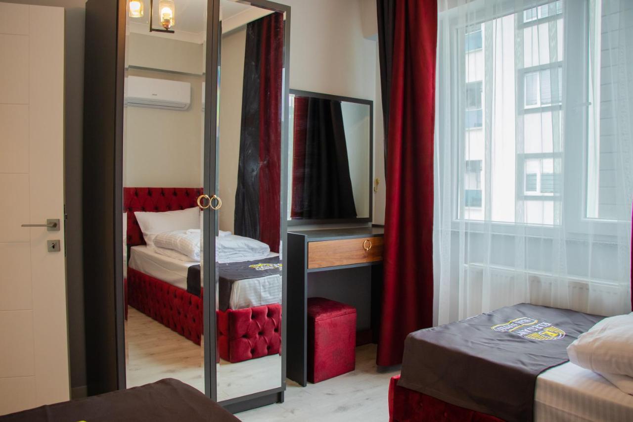 Elegant Blue Hotel 3*