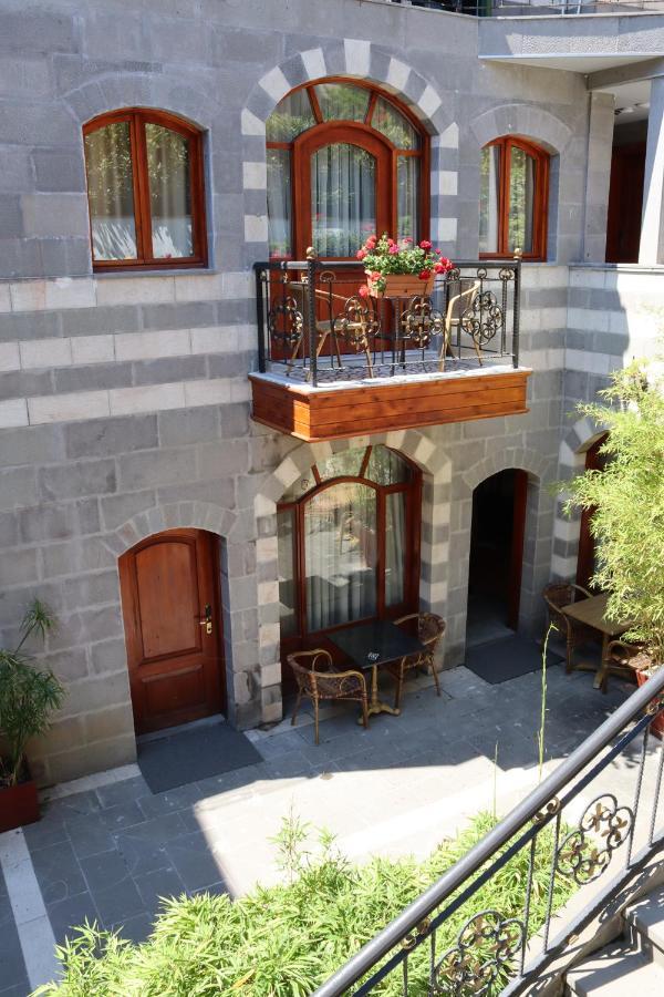 Rose Garden Hotel 4*