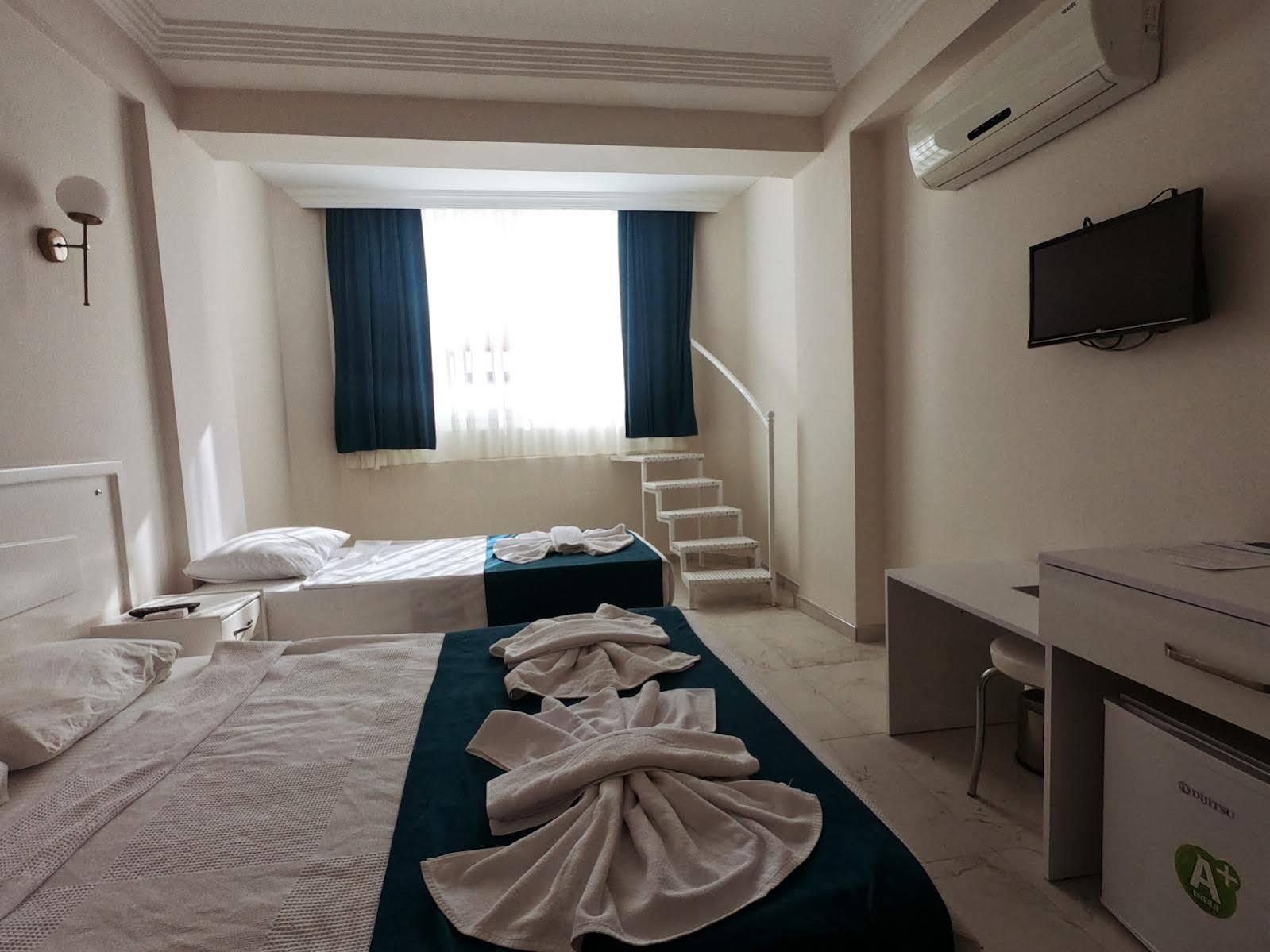 Aquila Hotel 3*