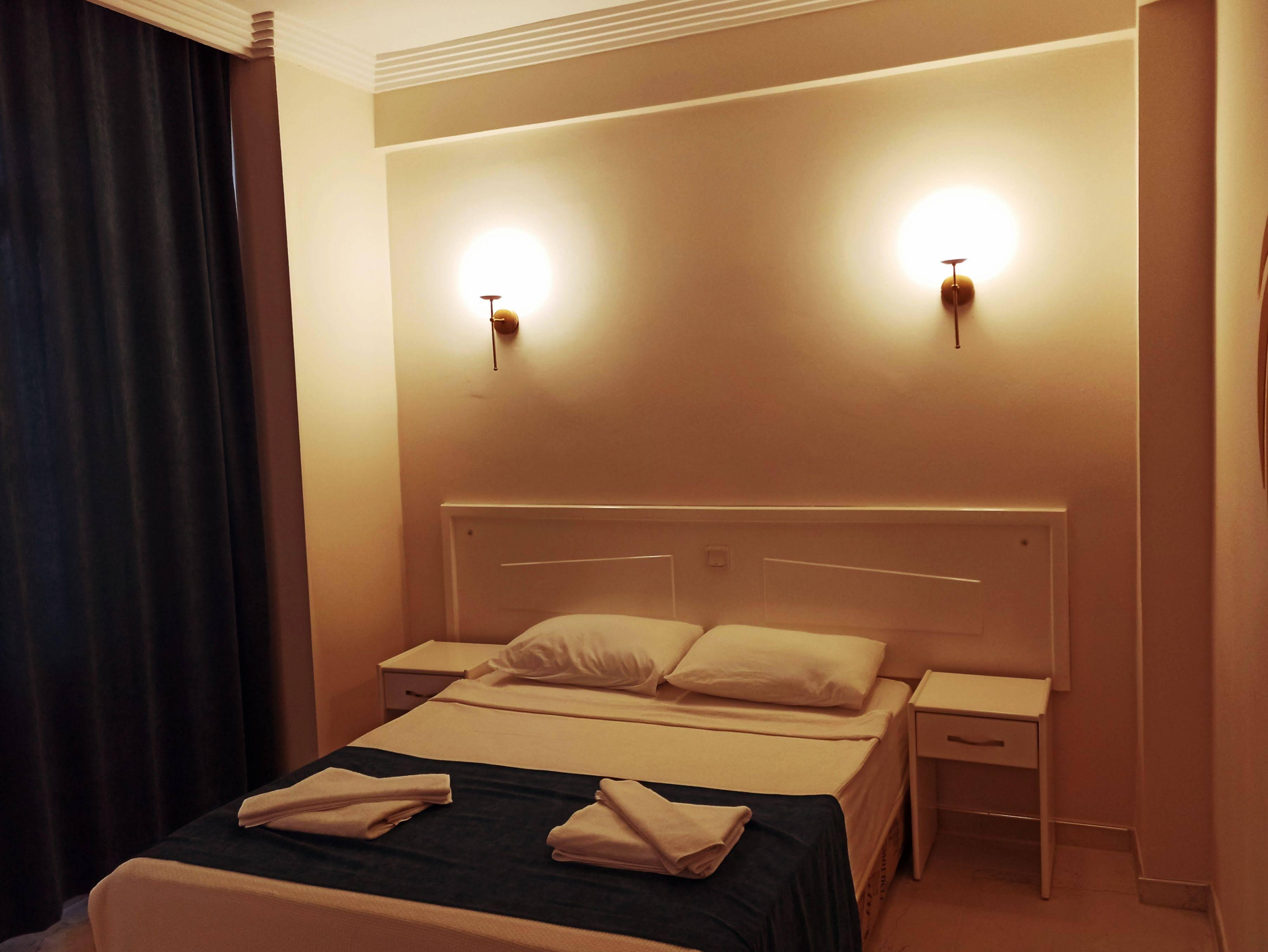 Aquila Hotel 3*