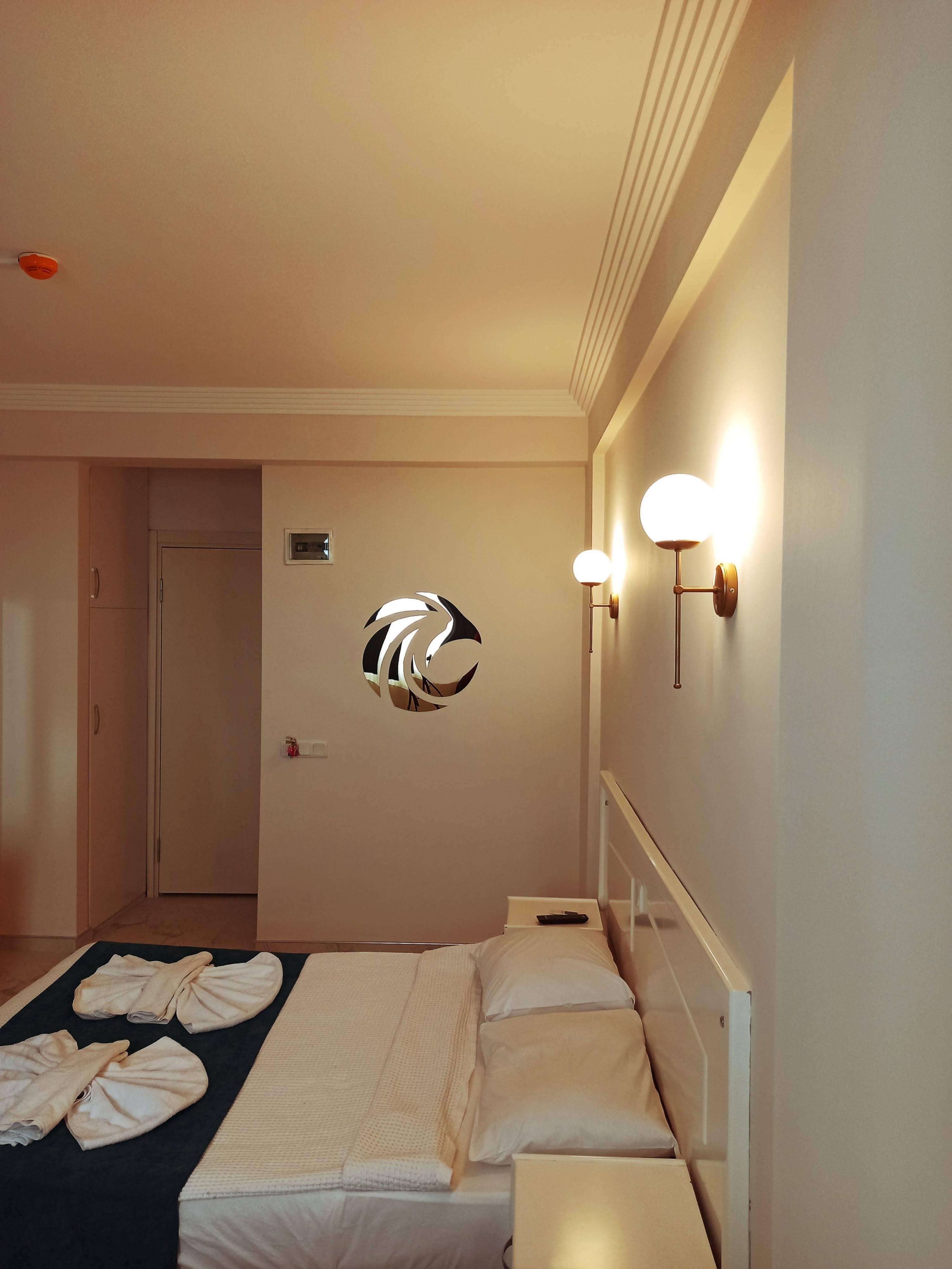 Aquila Hotel 3*