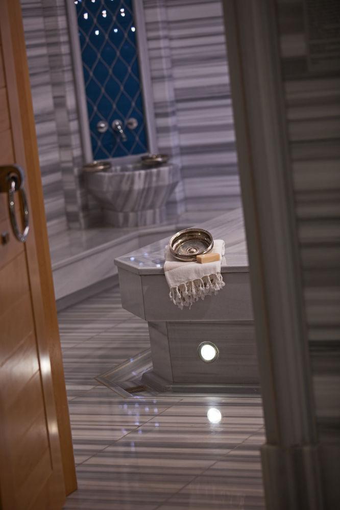 Renaissance Hotel 5*