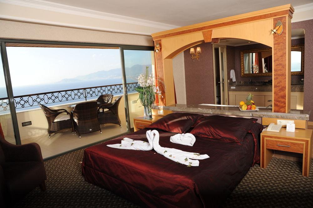 Utopia World Kargicak (Alanya)