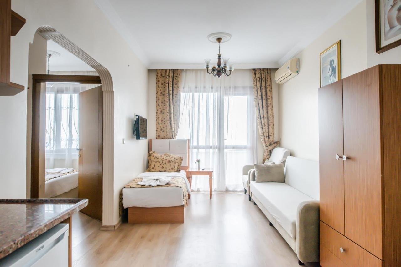 Camelot Apartment *