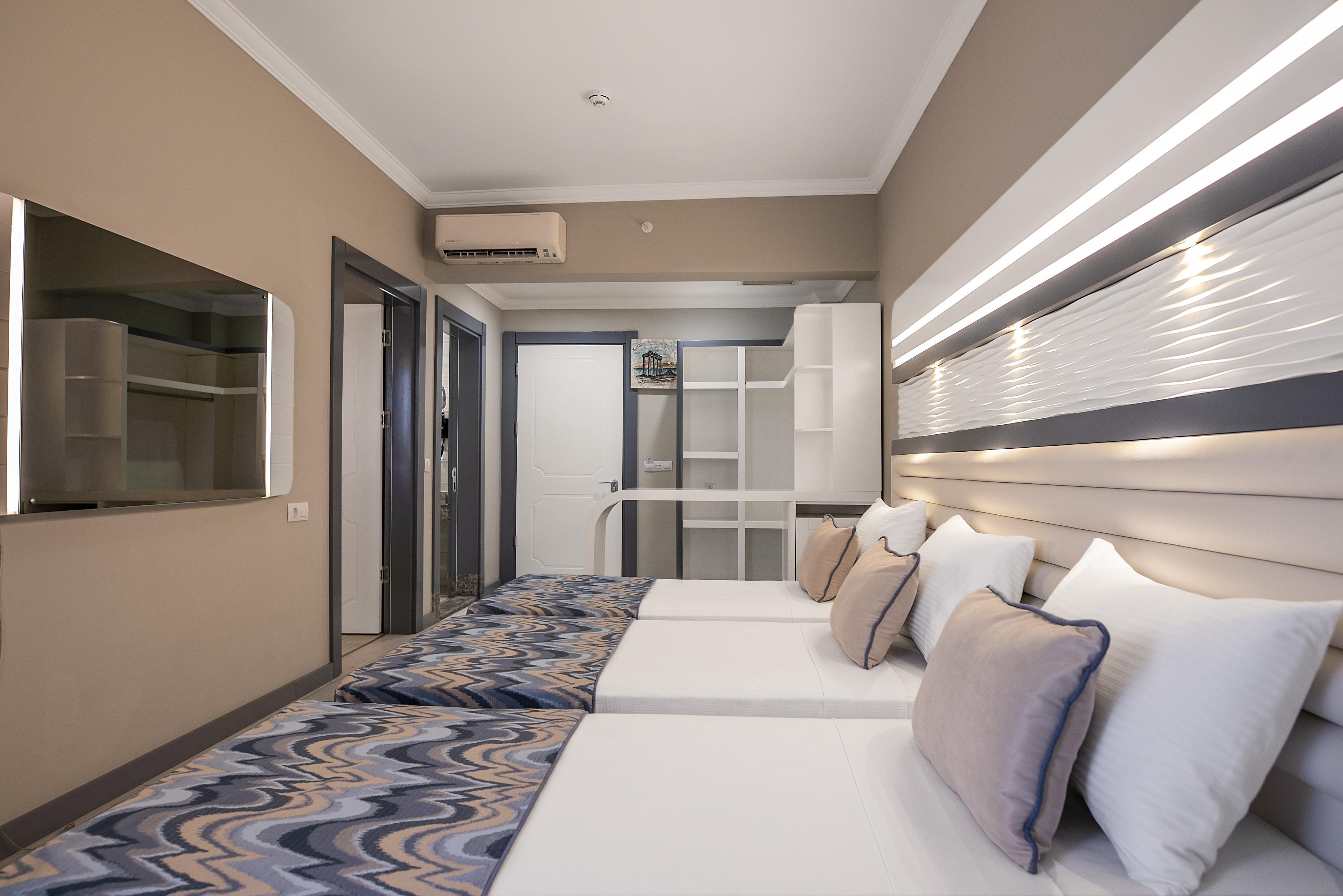 Blue Marlin Deluxe & Hotel