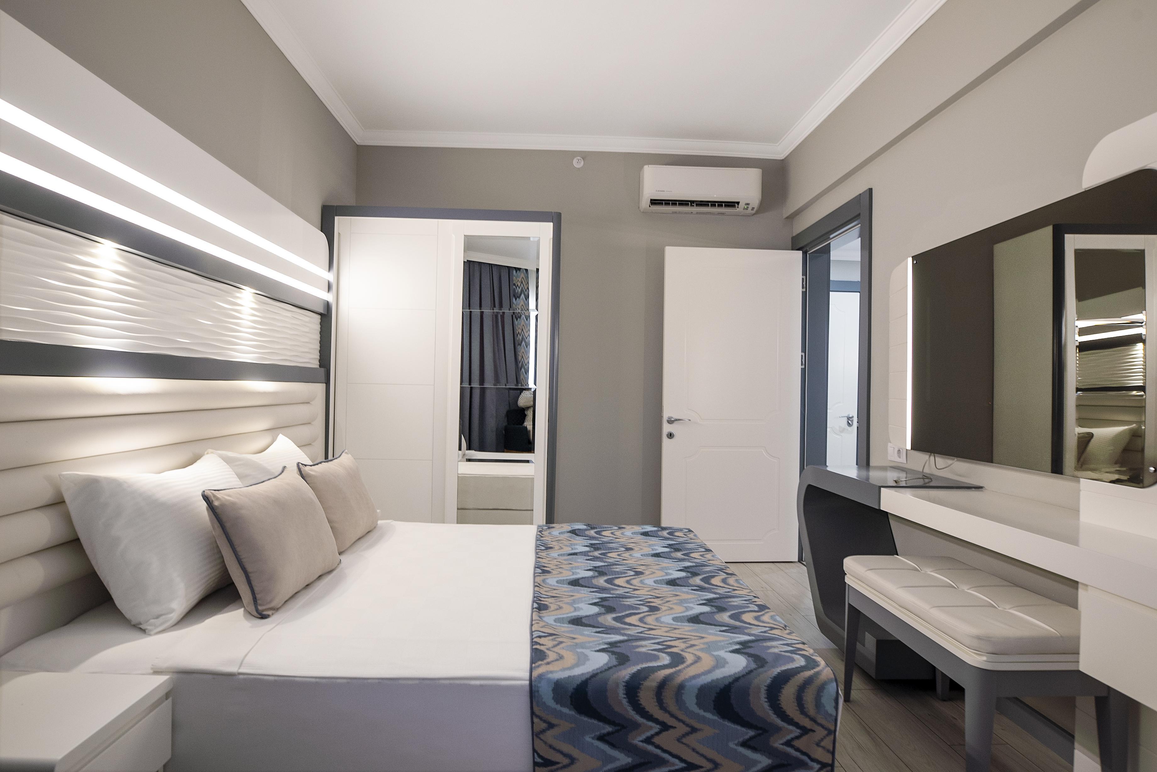 Blue Marlin Deluxe & Hotel