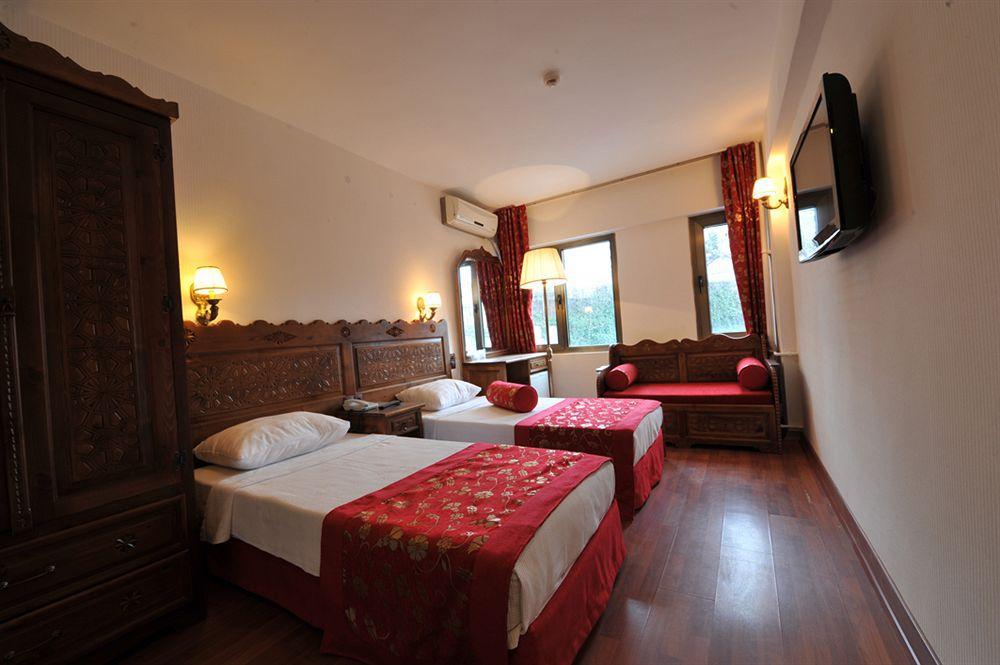 Santa Pera Istanbul
