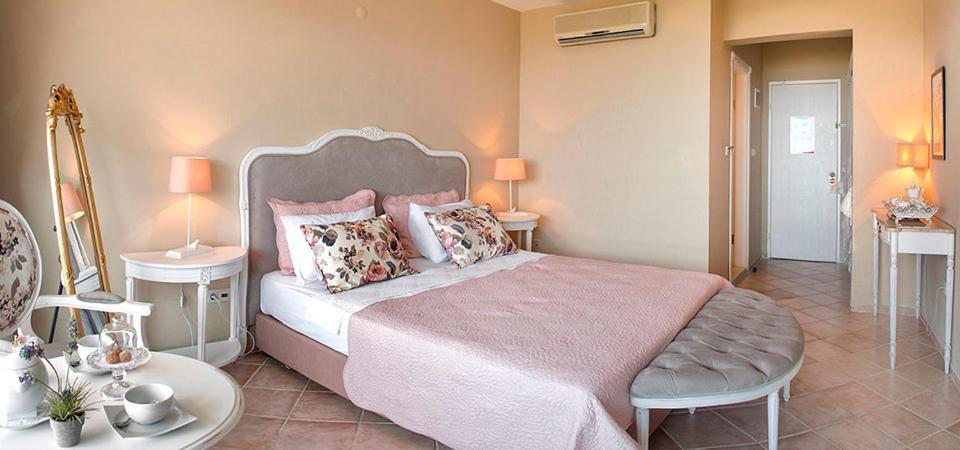 Carina Hotel 3*