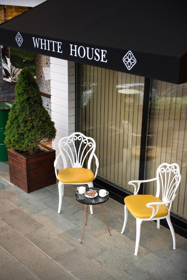 Hotel White House
