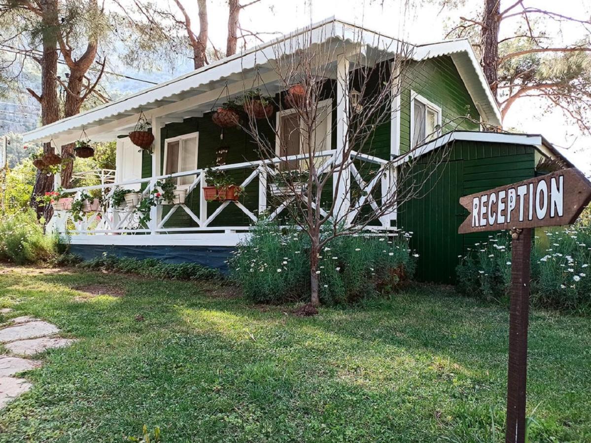 Lukkies Bed & Breakfast Cirali