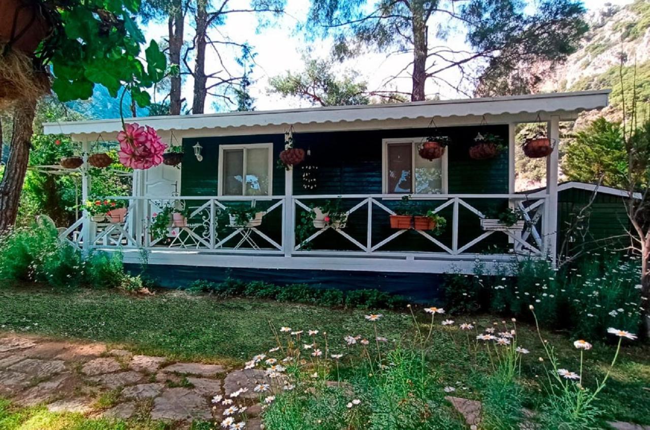 Lukkies Bed & Breakfast Cirali