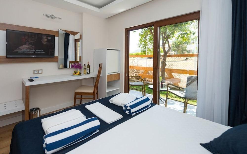 Teki̇rova Hotel 4*