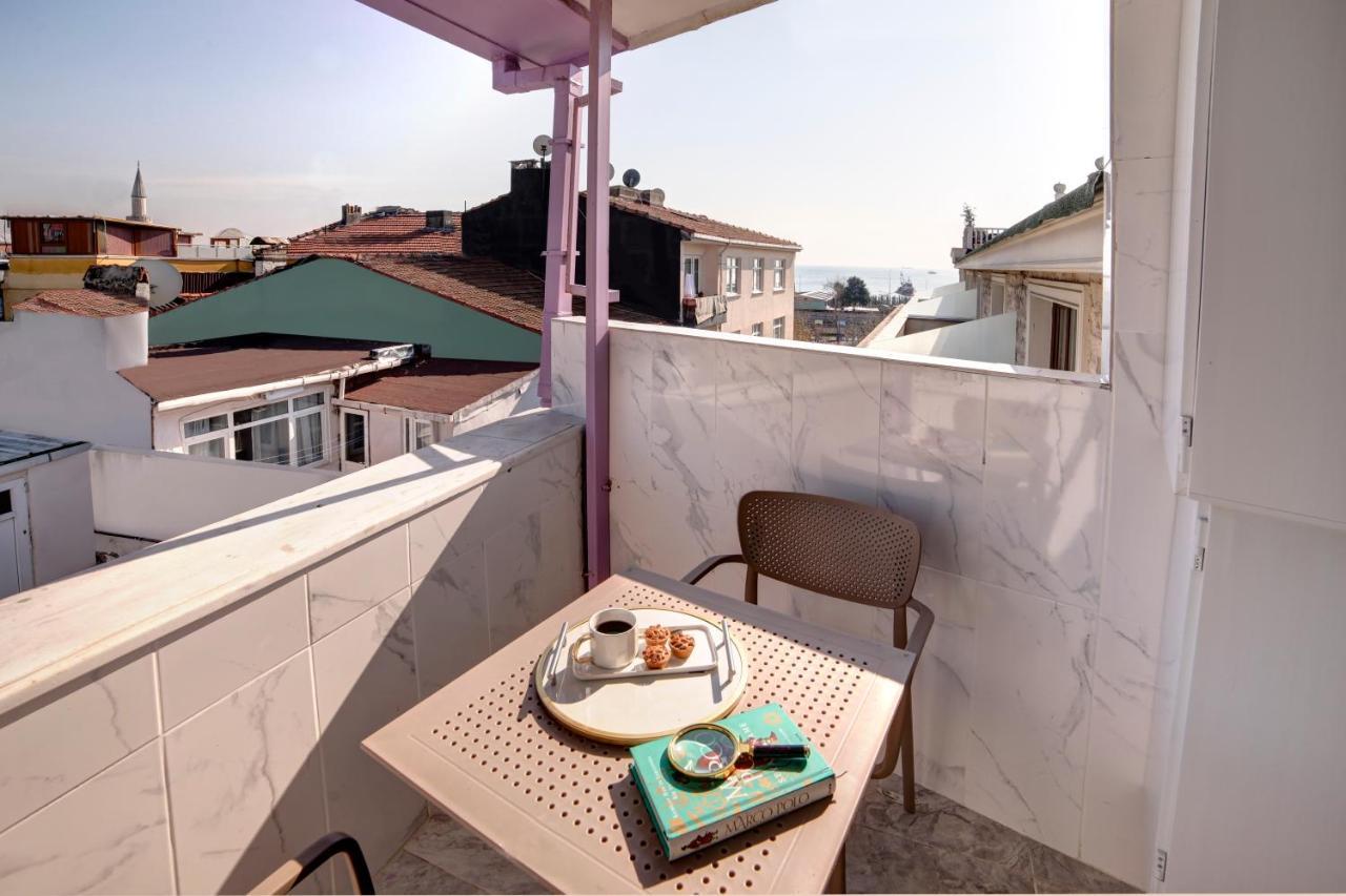 Seven Roses Apartment *