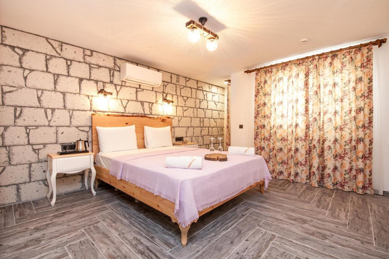 Twins Hotel 2*