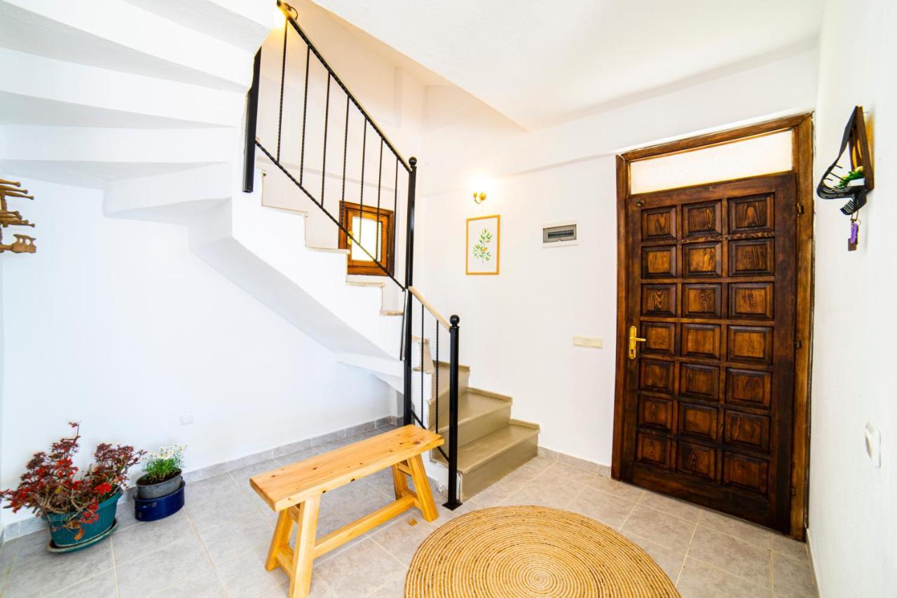 Mira Kalkan -close To Center- Villa *