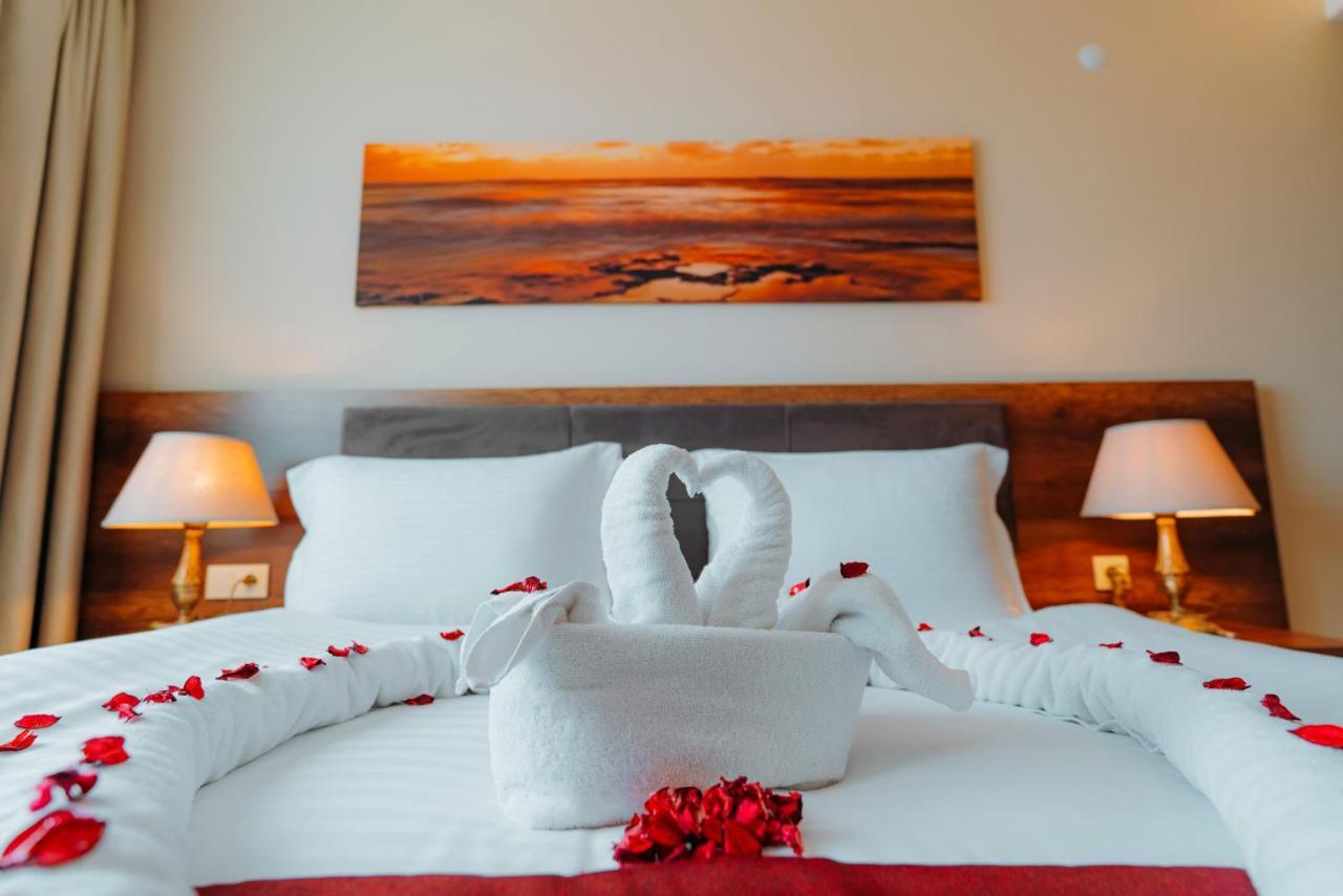 Empula & Residences Hotel