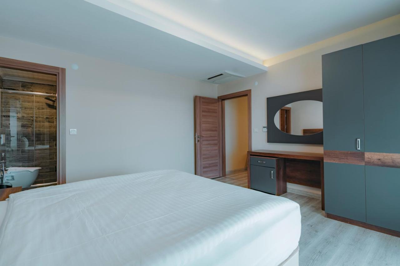 Empula & Residences Hotel 4*