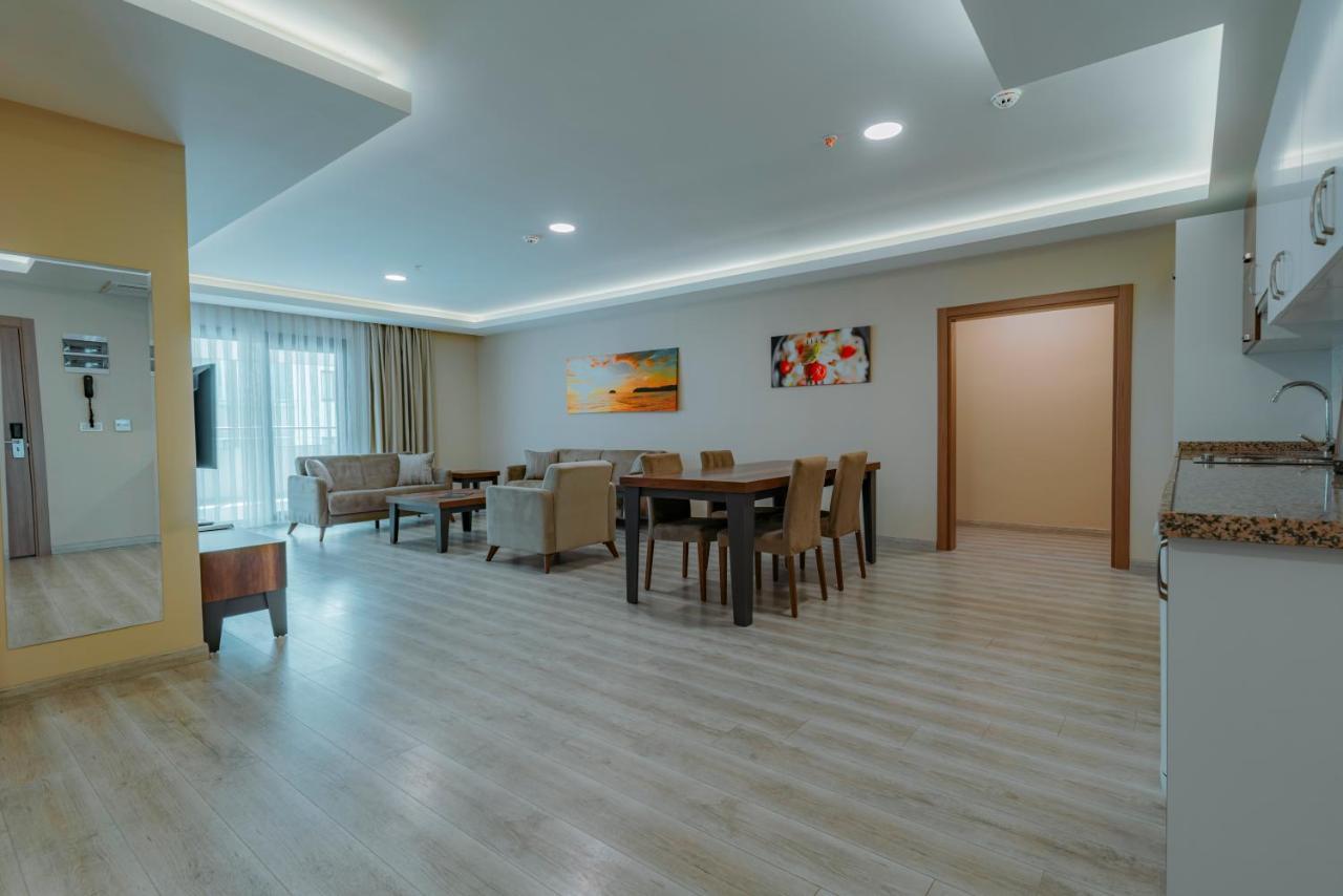 Empula & Residences Hotel 4*