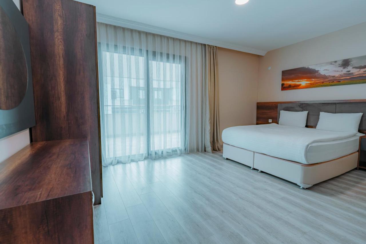 Hotel Empula & Residences 4*