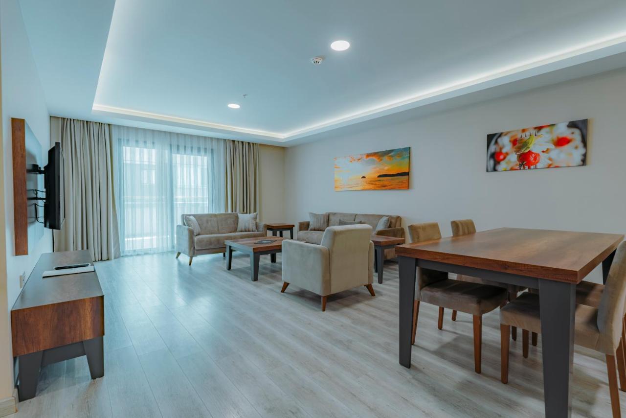 Empula & Residences Hotel 4*