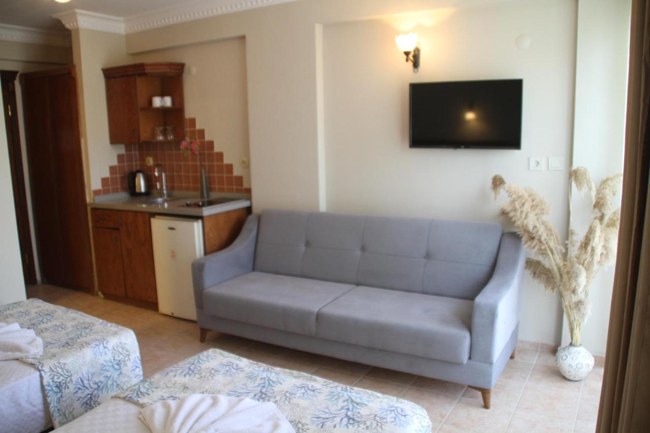 Rosy Aparthotel 3*