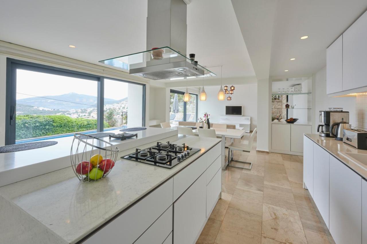 Luxus Skyla Mit 5 Schlafzimmern & Meer-blick Villa *