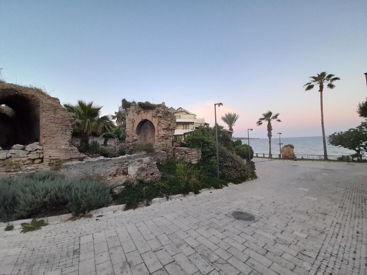 Antonios Side