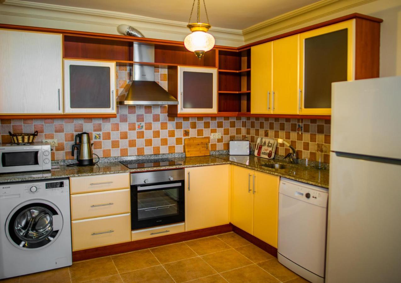 Dores Aparthotel 4*