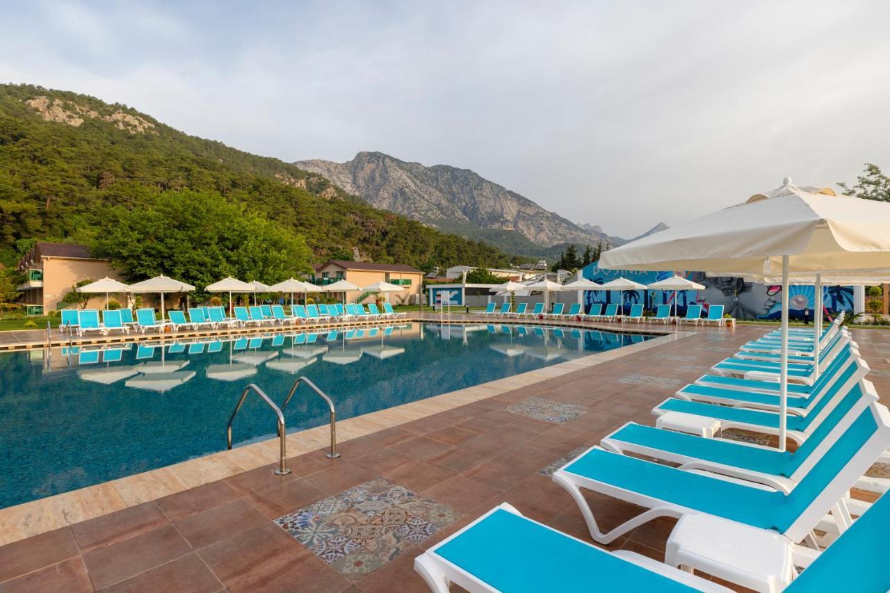 Dosinia Luxury Hotel
