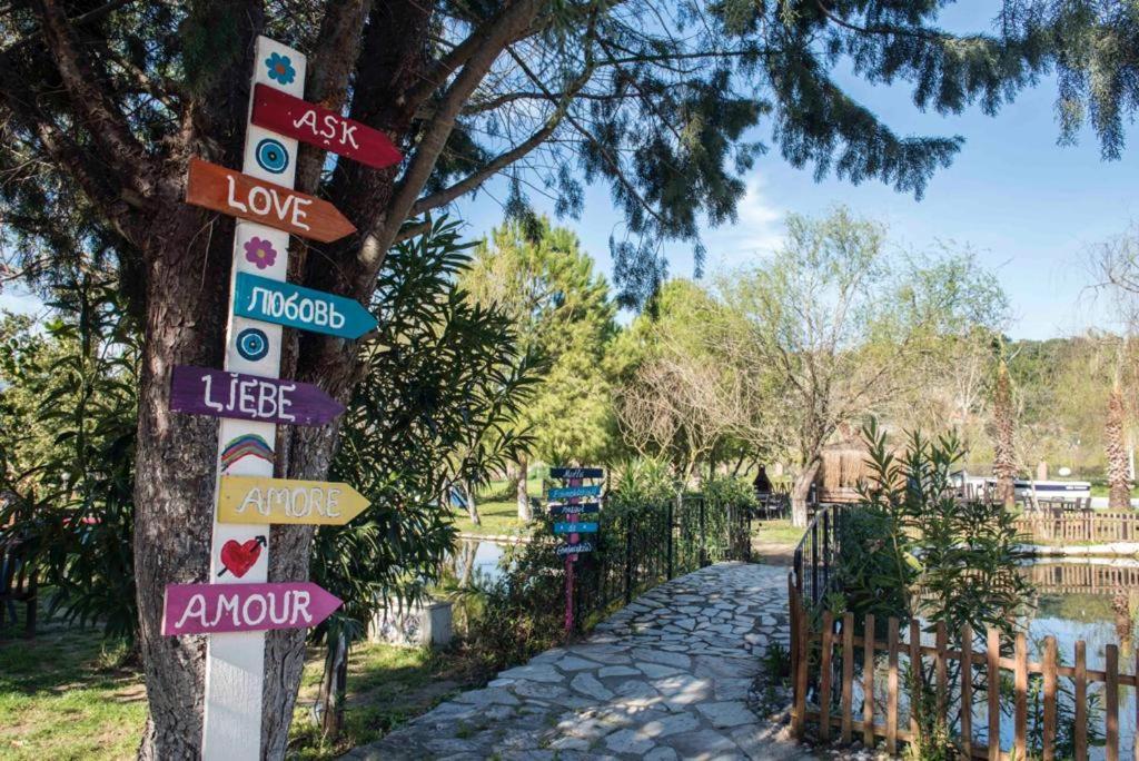 Otantik Tas Ev Bed & Breakfast