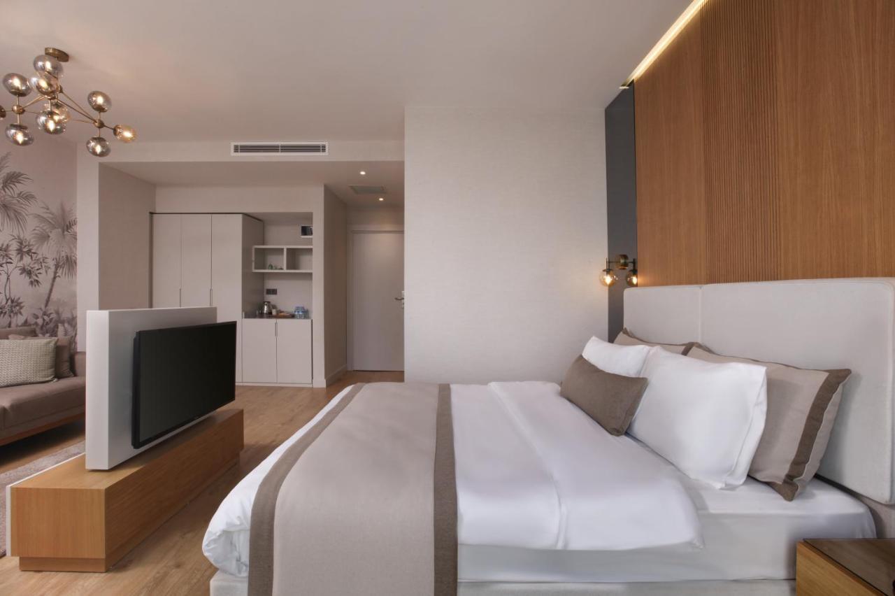 The Pearl Hotel *