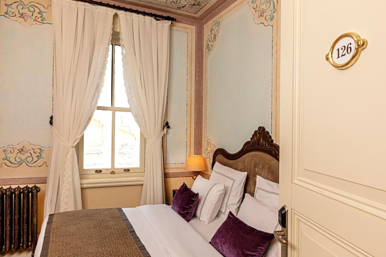 Meroddi Barnathan Istanbul