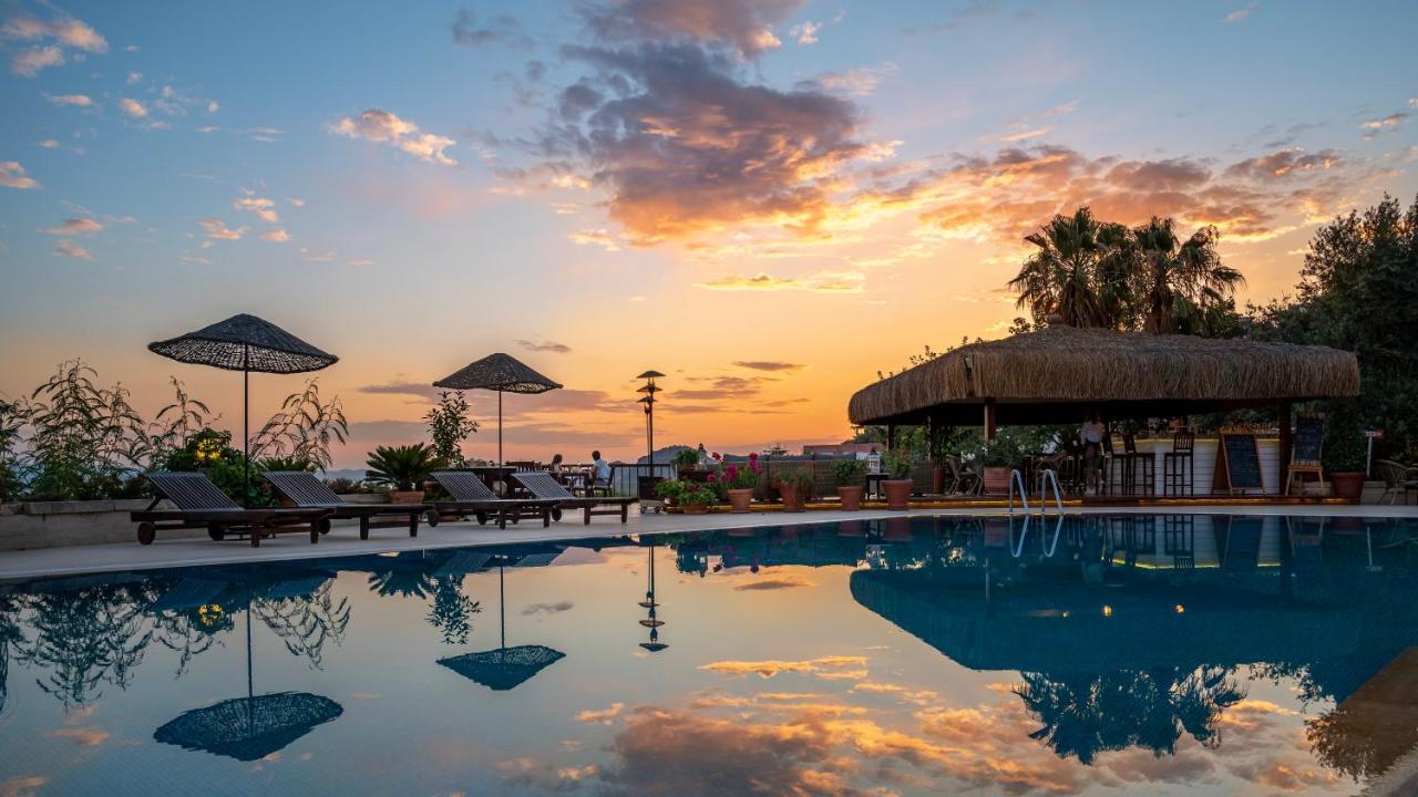 4reasons + Bistro | 12+ Hotel Yalikavak