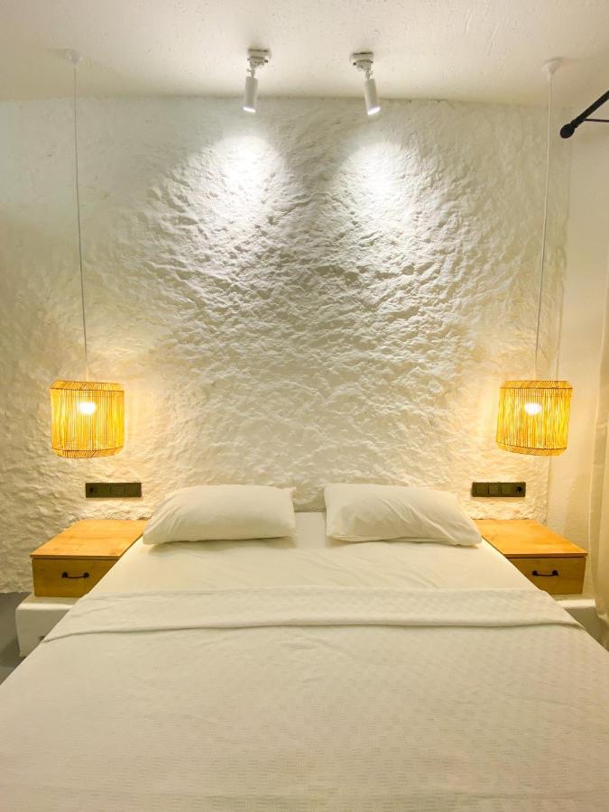 The Hello 3* Gumbet