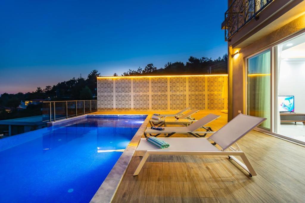 La Celine- Xlarge Complete Privacy In Nature, Pool With Wondeful View Villa