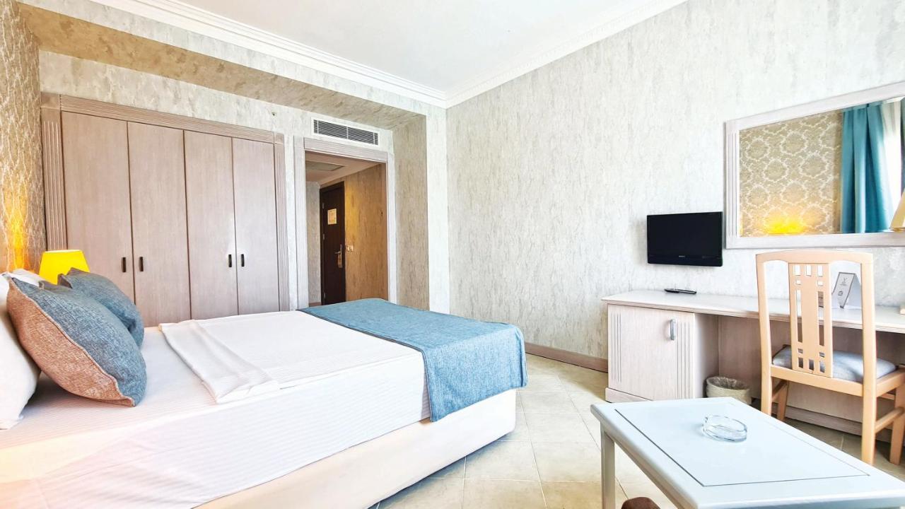 Hotel X Life 15 - Adult Sarigerme