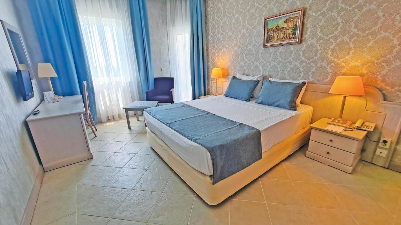 Hotel X Life 15 - Adult Sarigerme