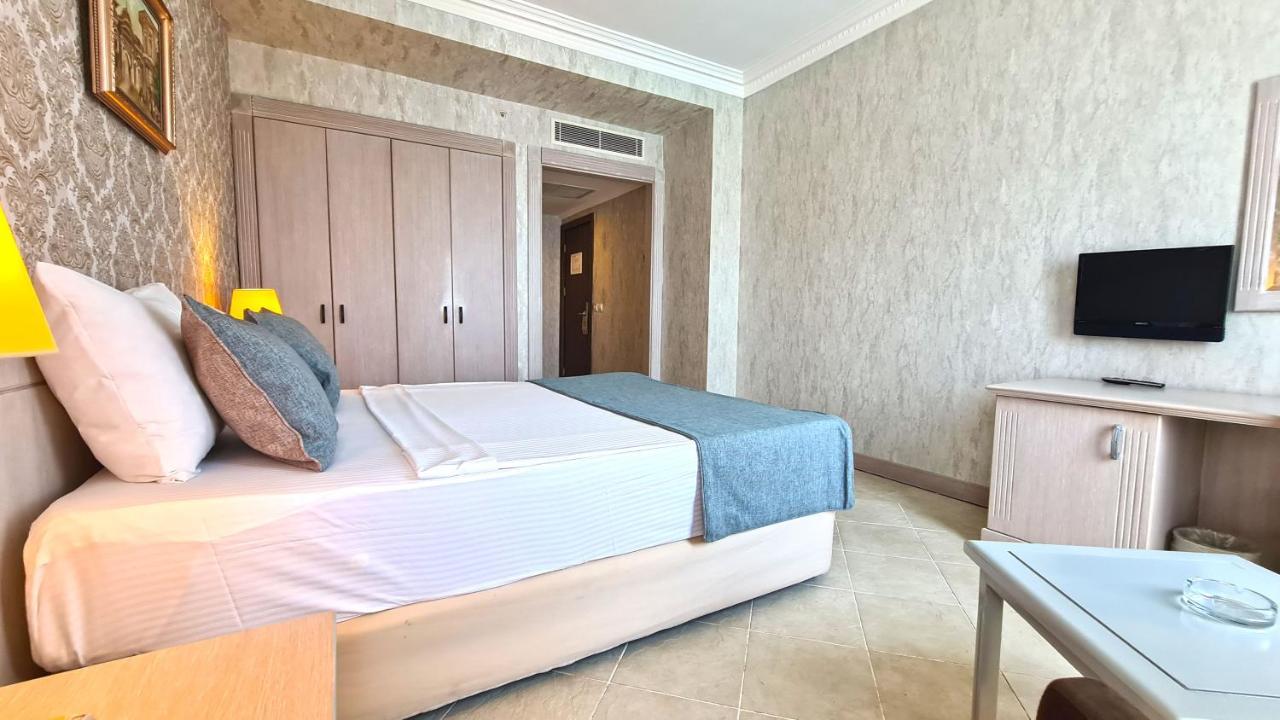 X Life 15 - Adult Hotel 5*