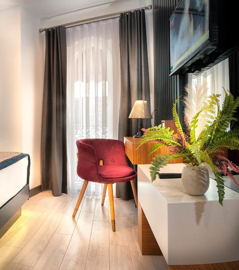 Last Hotel 2*
