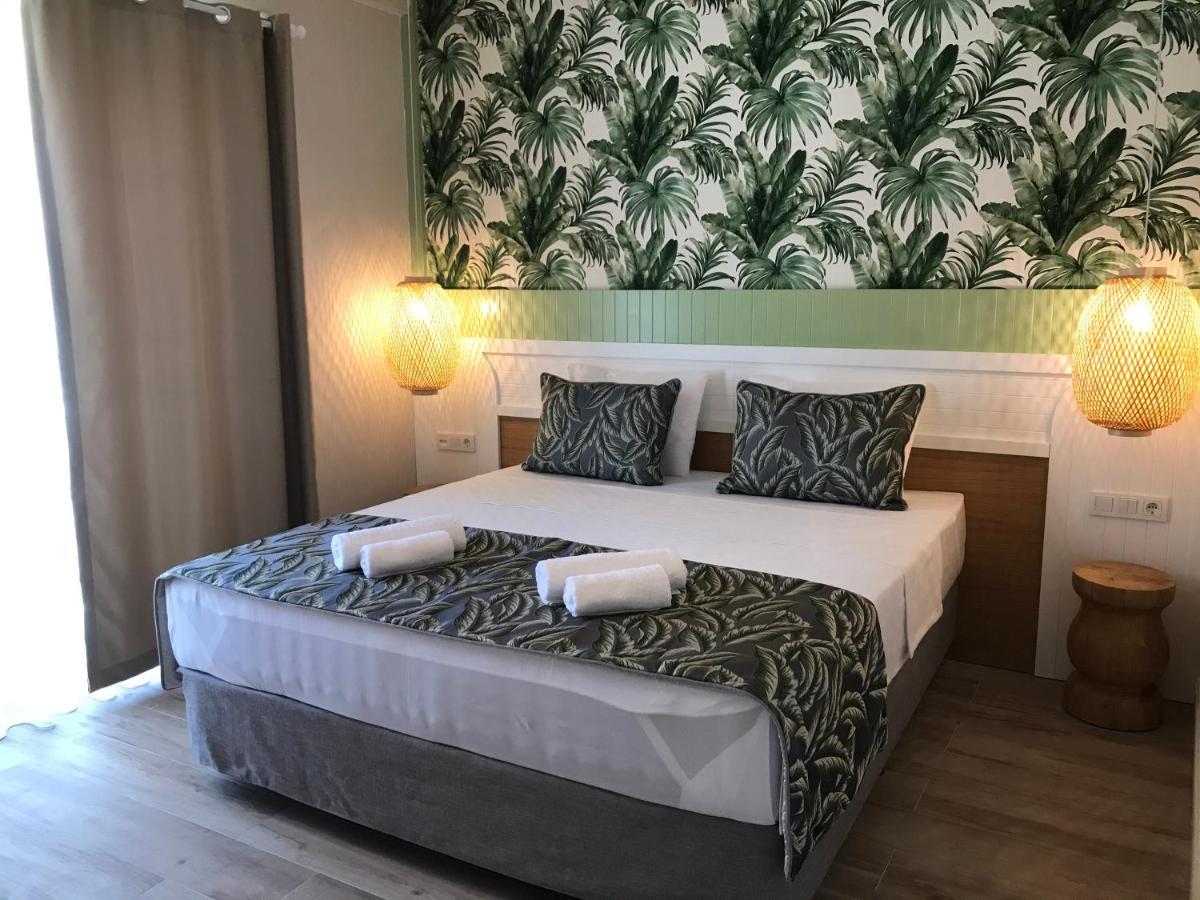 Hotel Dolphin Park 3*