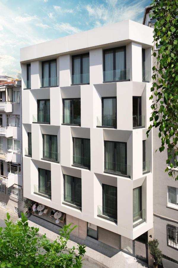 The Pearl Hotel *