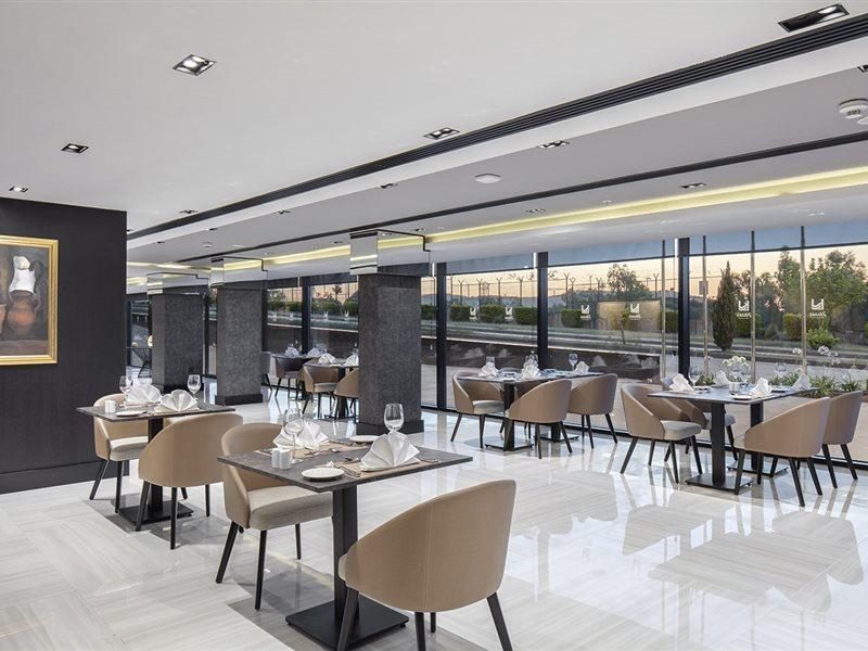 Hotel Radisson Aliaga