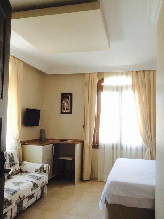 Golden Stone Butik 3*