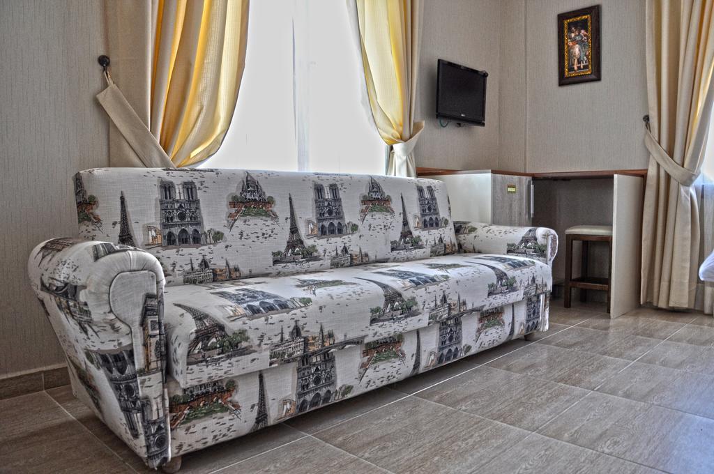 Golden Stone Butik 3*