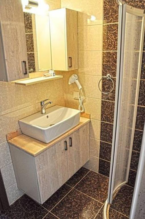 Golden Stone Butik 3*