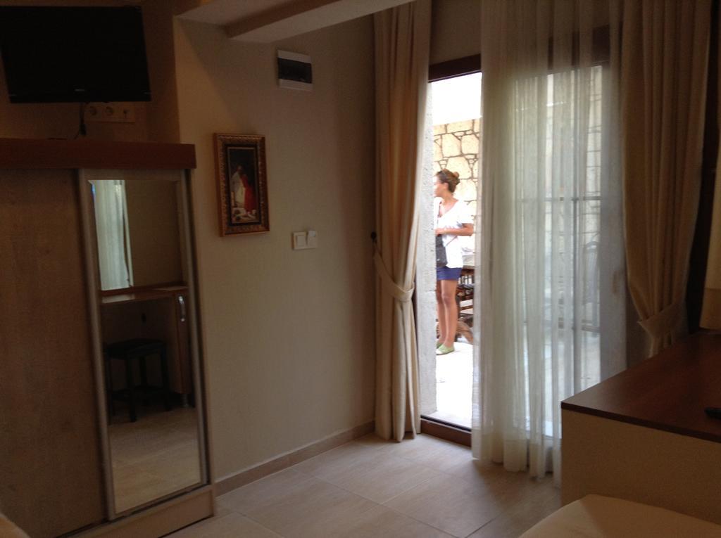 Golden Stone Butik Hotel 3*