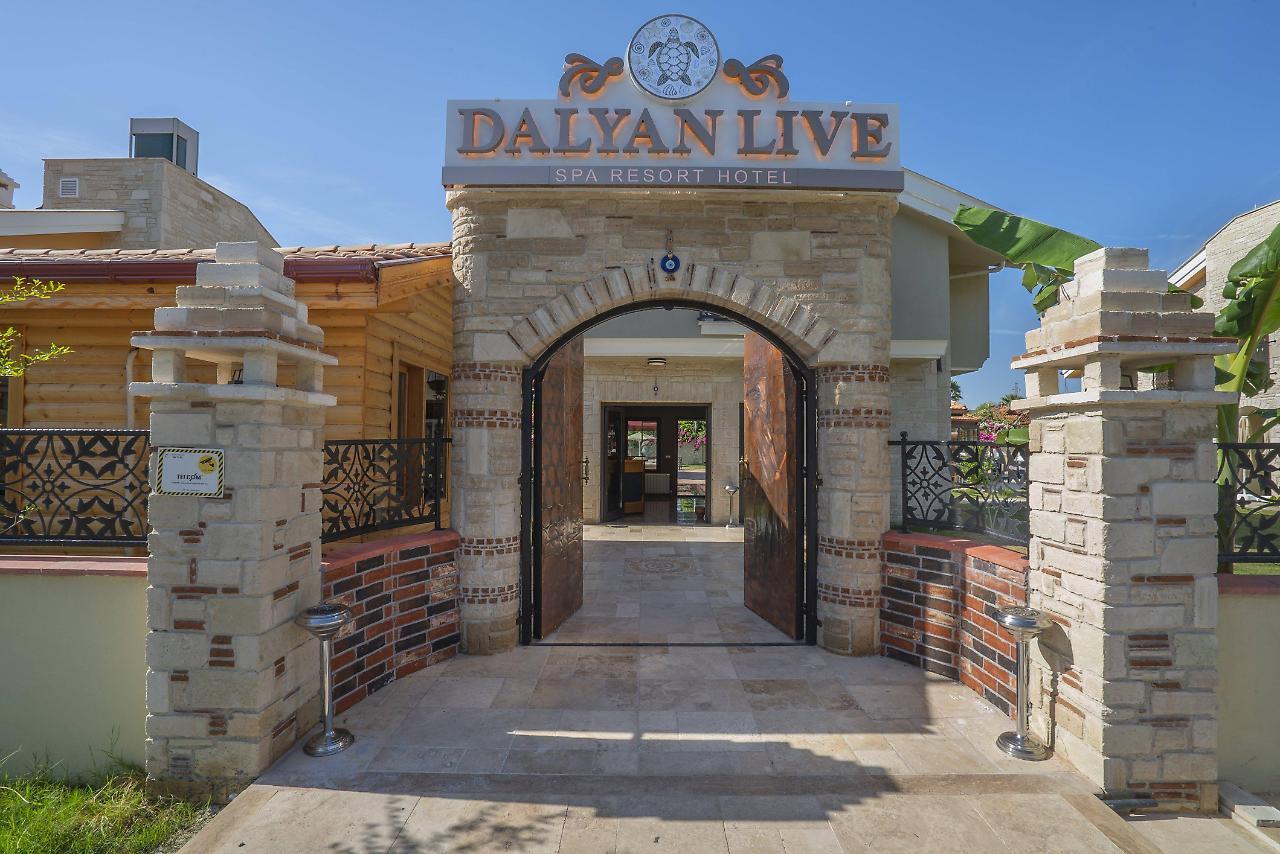 Live Hotel 3*