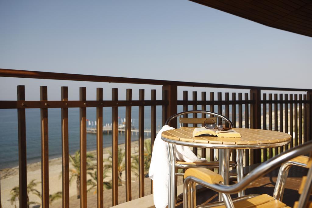 Resort Club Dem & 4*
